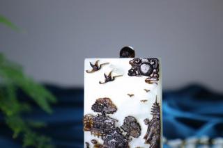 意境山水•俏色 精选和田玉羊脂白玉黑皮料山水把玩件